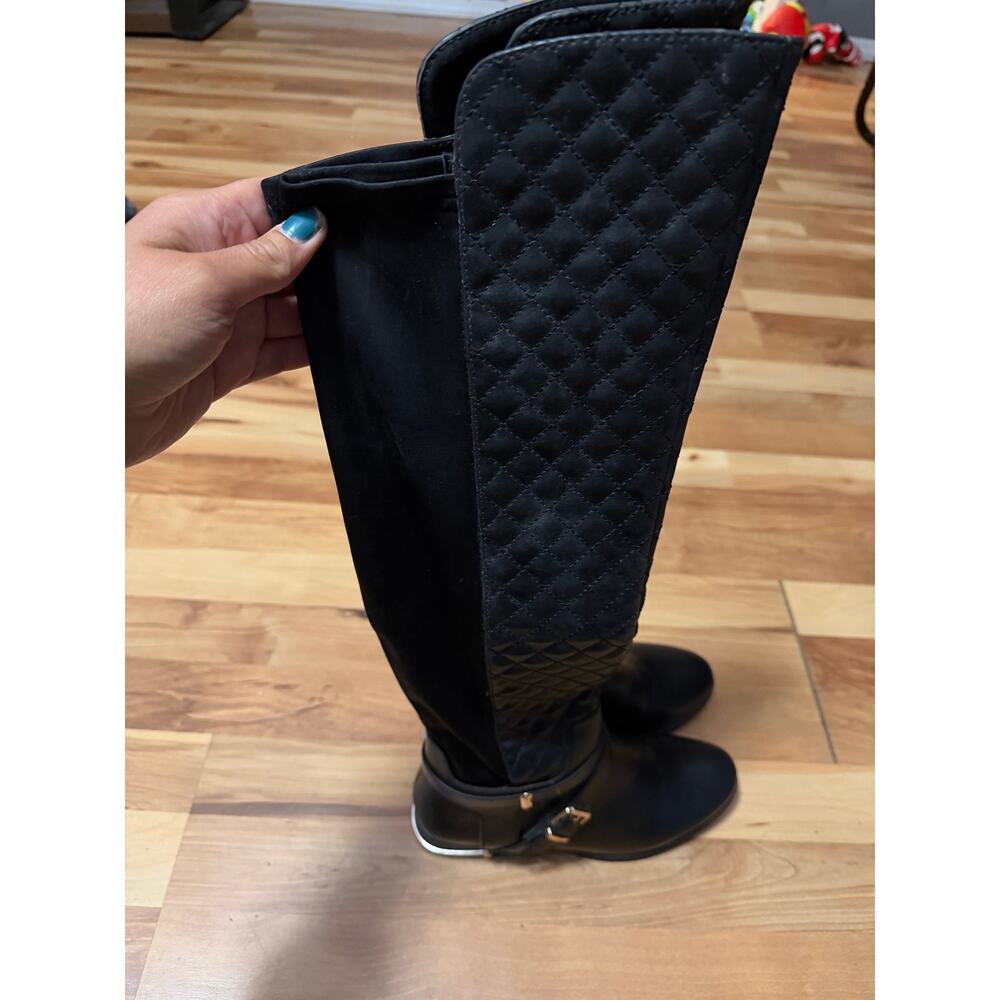 Shoedazzle Black Annabeth Quilted Flat Boots Size 9